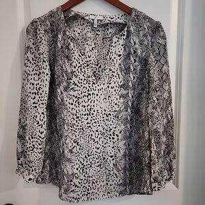 Joie 100% Silk Blouse Womens Size M Gray Snake Cheetah Print 3/4 Sleeve V Neck
